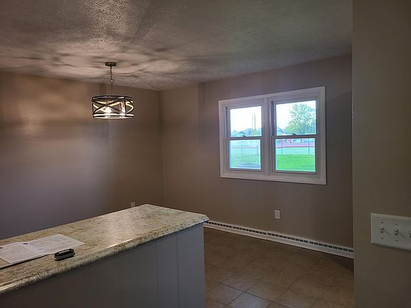 4th image of 47 Circle Dr