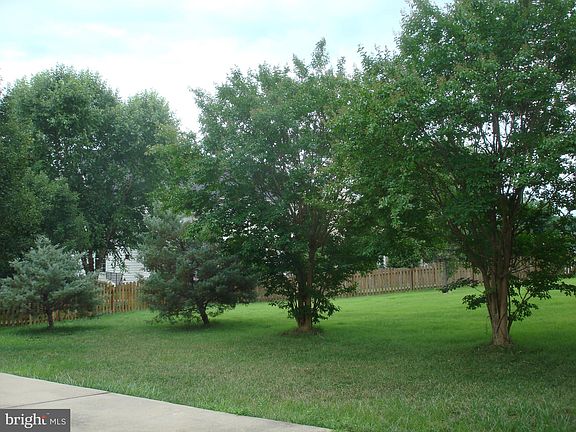 3rd image of 7 Shannondale Ct