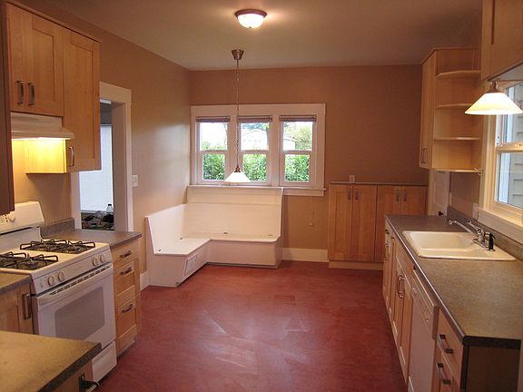 3rd image of 8835 SE 31st Ave