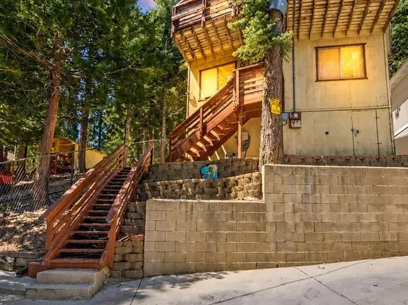26241 Boulder Ln, Twin Peaks, CA 92391