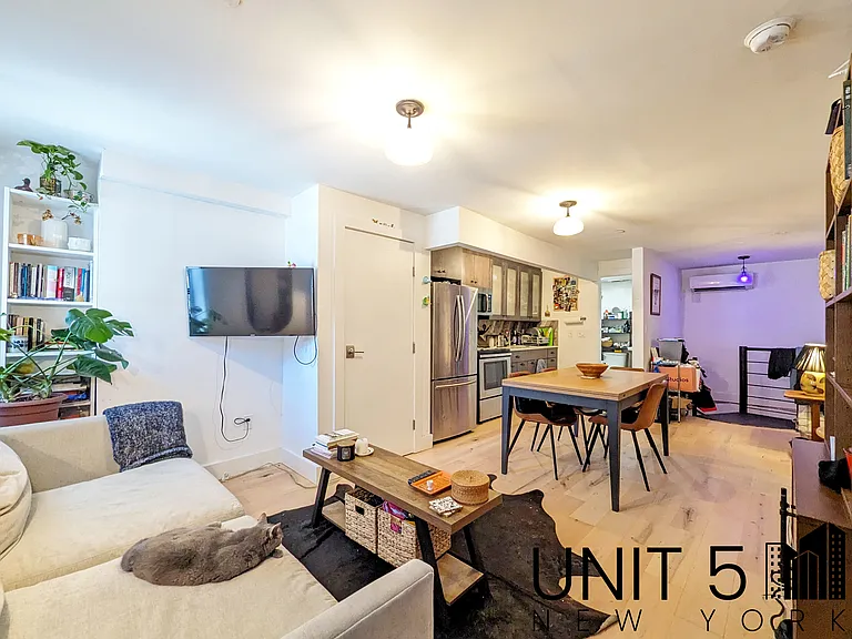 1116 Halsey St #1A — Photo 1