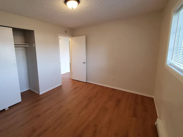 UPP2415 - Gaiser Court Apartments — Photo 9