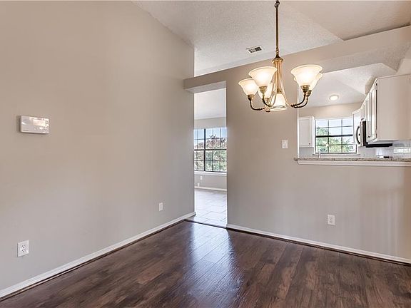 5th image of 722 Santiago Dr