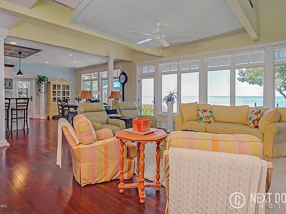 3rd image of 5933 Lakeshore Dr