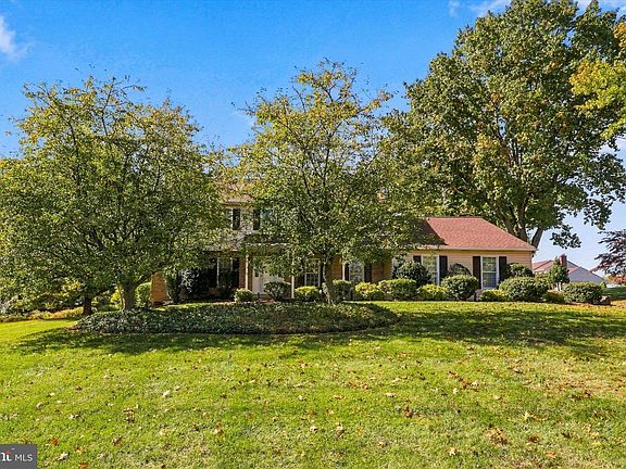 5th image of 246 Musket Ln