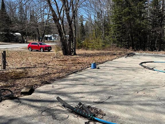 2nd image of 212 Mechanic Falls Road