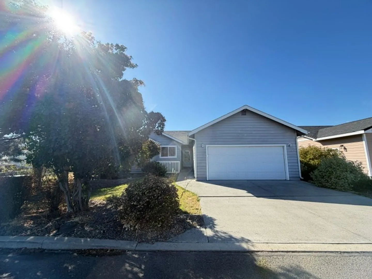 Spacious 4-Bedroom Single-Story Home — Photo 2