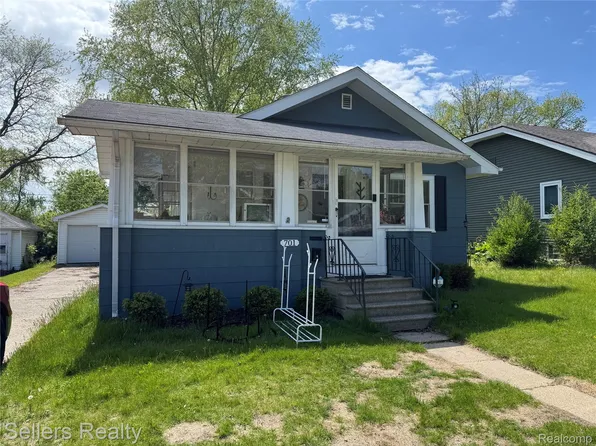 701 Saint Clair Ave, Flint, MI 48504