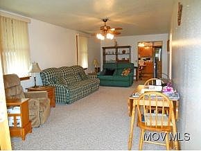 3rd image of 4411 Cypress St