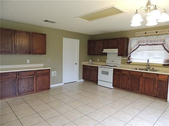 5th image of 3330 High Cotton Way