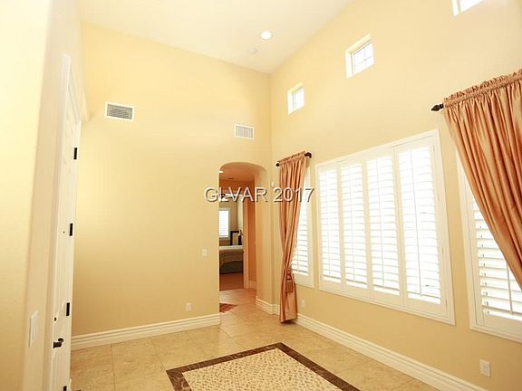 5th image of 41 Moltrasio Ln
