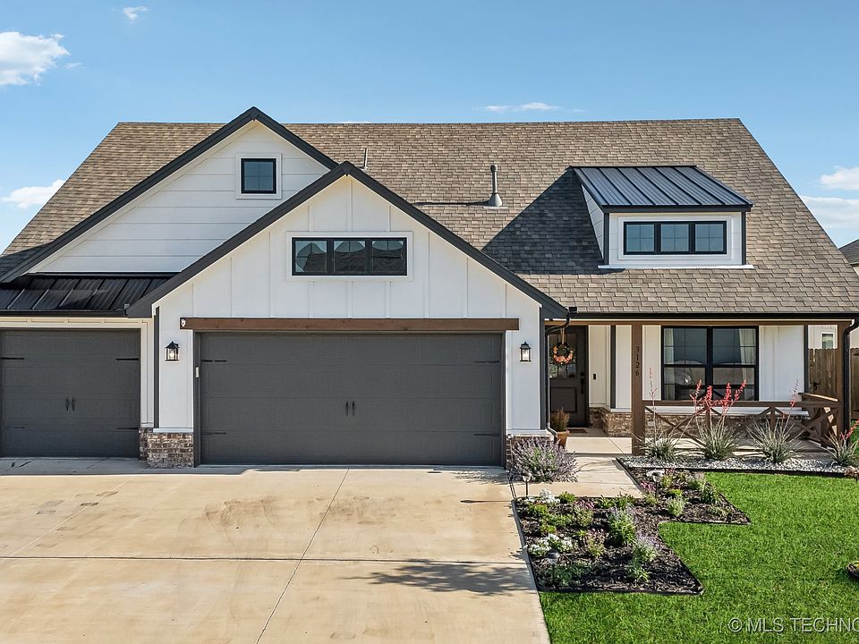 1st image of 3126 W Albuquerque Pl