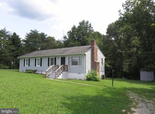 3253 Essex Mill Rd #C, Dunnsville, VA 22454
