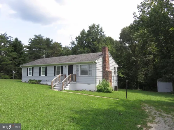 3253 Essex Mill Rd #C, Dunnsville, VA 22454