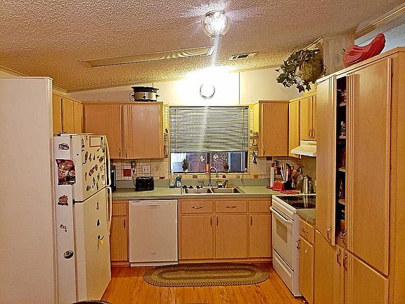 2nd image of 420 Forest Ln