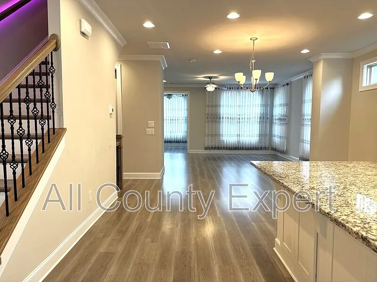 1529 Huntwood Ct — Photo 11