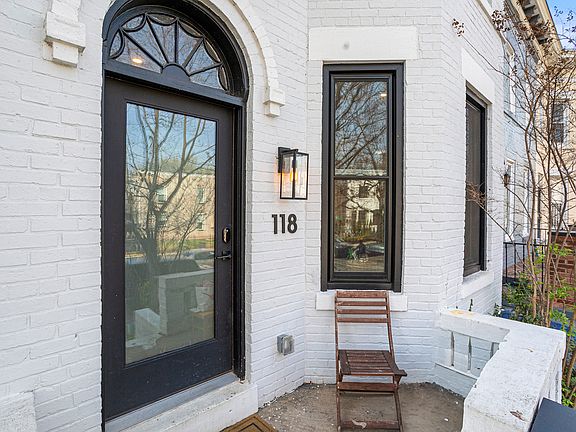 2nd image of 118 15th St NE