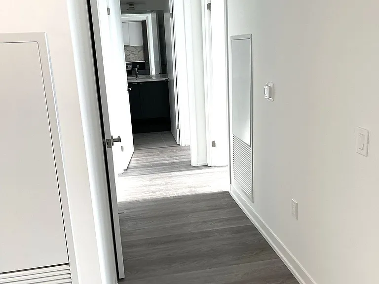55 Cooper St #6812 — Photo 8