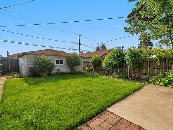 3rd image of 5035 S Kilpatrick Ave
