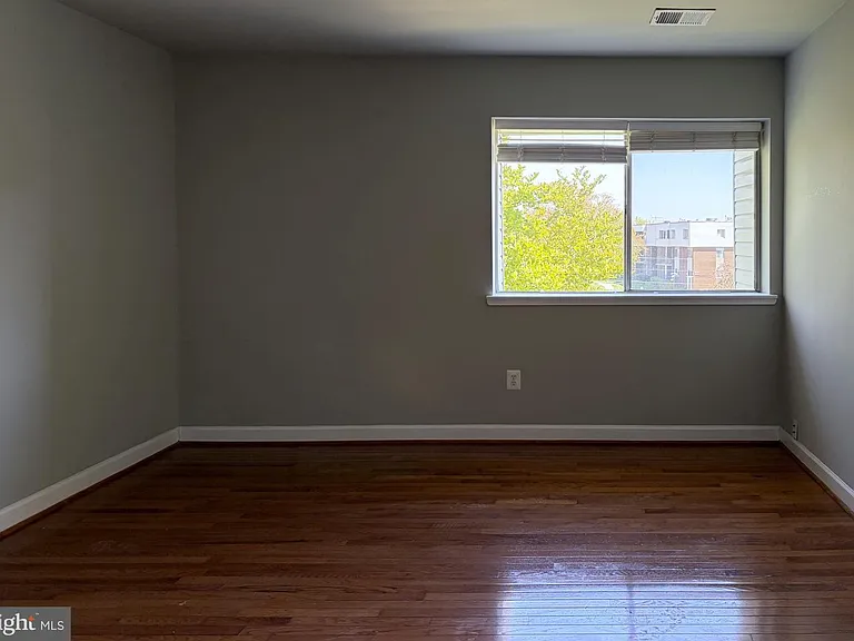 10239 Prince Pl #26-304 — Photo 7
