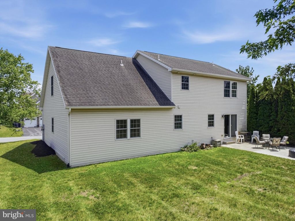 1553 Vaughn Dr, Chambersburg, PA - View 6