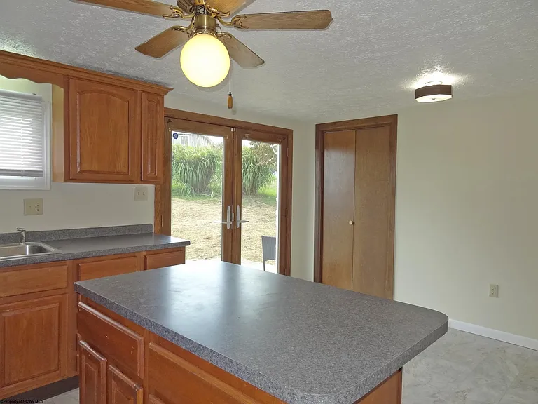 2726 Stewartstown Rd — Photo 31