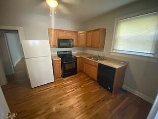 3rd image of 380 16th Ave