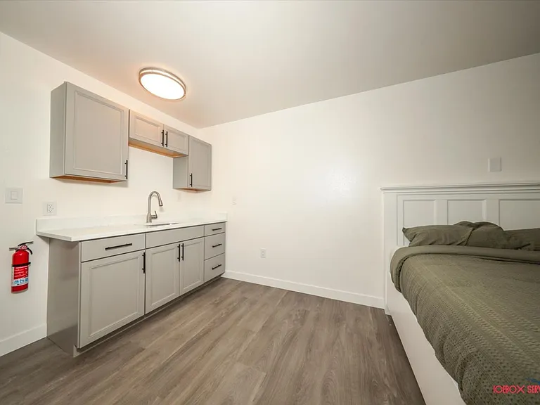 951 S Hobson'S Choice Ln — Photo 11
