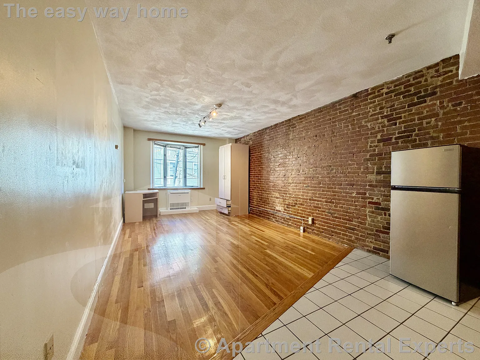Studio, $2,100 — Photo 1