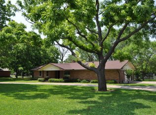 203 W Nimitz St, Fredericksburg, TX 78624