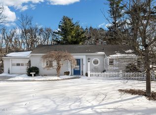 5 Maple Ridge Ave, East Greenbush, NY 12061