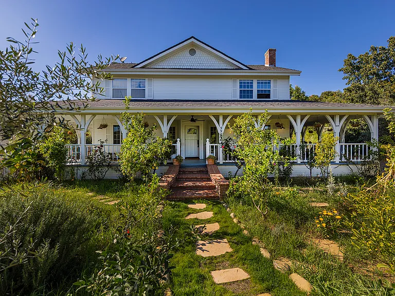 Loma Dr — Photo 1