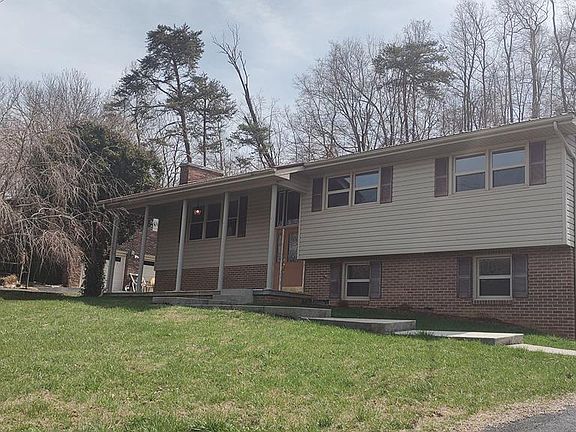 3rd image of 23322 Larwood Ln