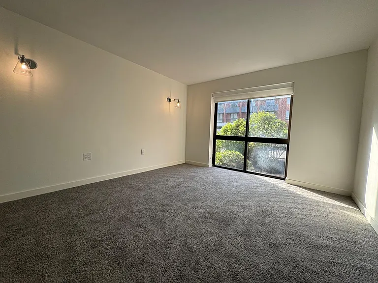 15 Farm Dr #224 — Photo 9