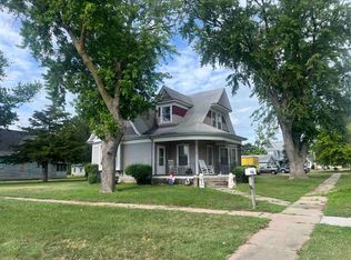 341 N Cherry St, Red Cloud, NE 68970