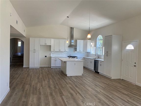 2nd image of 40335 Calle Maceta De Flores