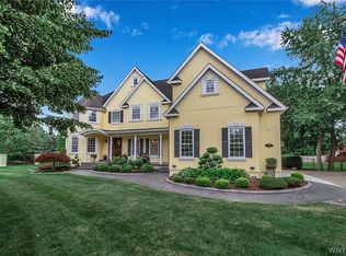 17 Brownstone Ct, East Amherst, NY 14051