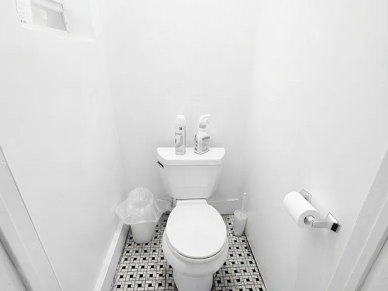 217 E 29th St #44 — Photo 4