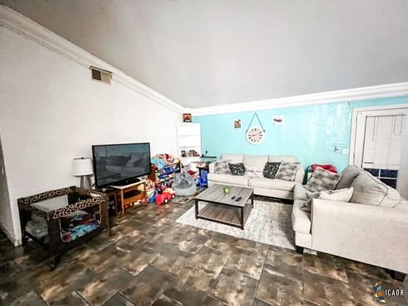 4th image of 951 H De La Vega Dr