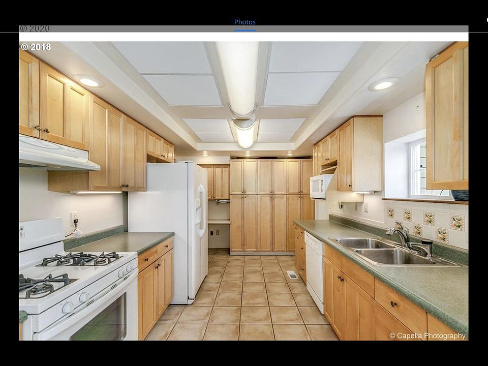 Gas range kitchen with lots of storage!