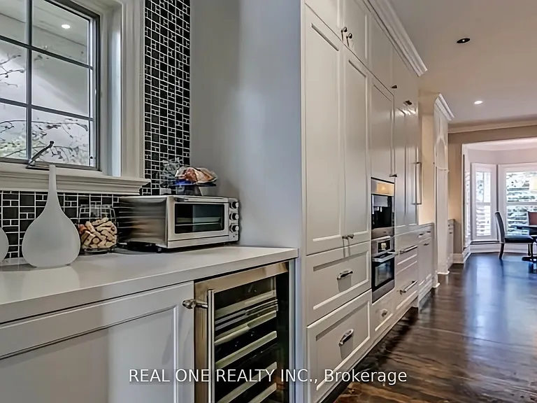 1171 Westdale Rd — Photo 6