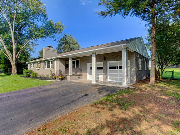 4th image of 3817 Essary Dr