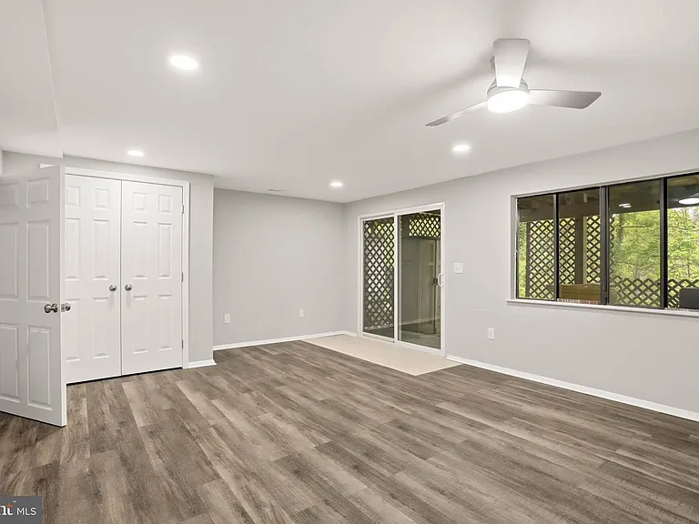 1382 Almond Dr — Photo 25