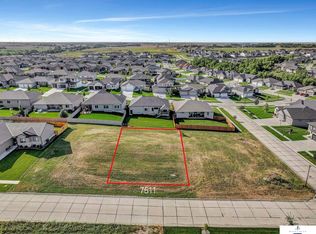 7511 Kallum Dr, Lincoln, NE 68516