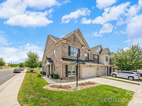 3rd image of 8012 Lantern Way
