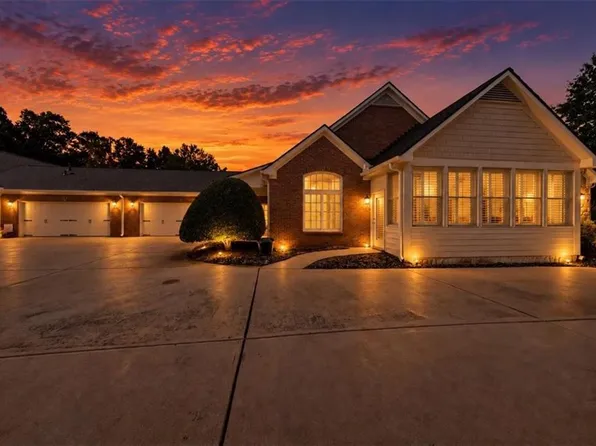 1001 Haven Cir, Douglasville, GA 30135