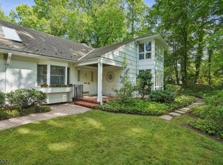 16 Sherwood Rd, Short Hills, NJ 07078