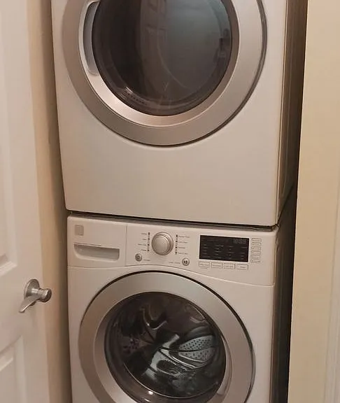 5215 Center St #402 — Photo 18