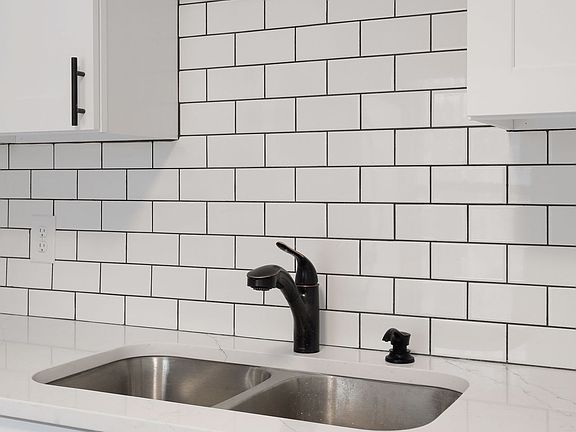 4th image of 1846 Carroll Ave APT 3