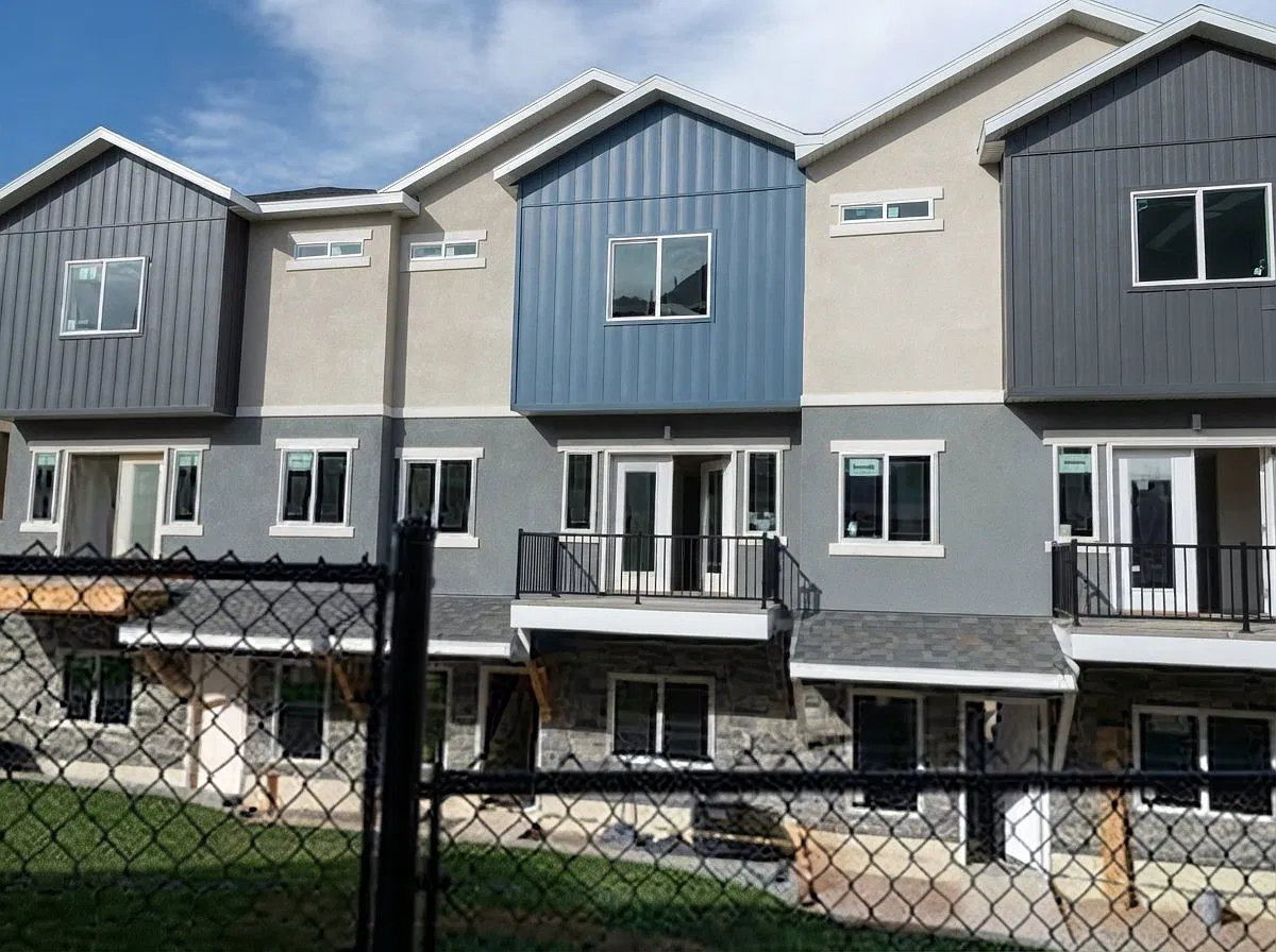 4 bedroom North Salt Lake — Photo 1